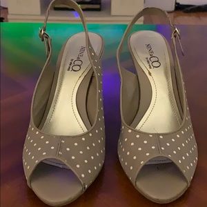 NINE AND CO WEDGE SANDALS